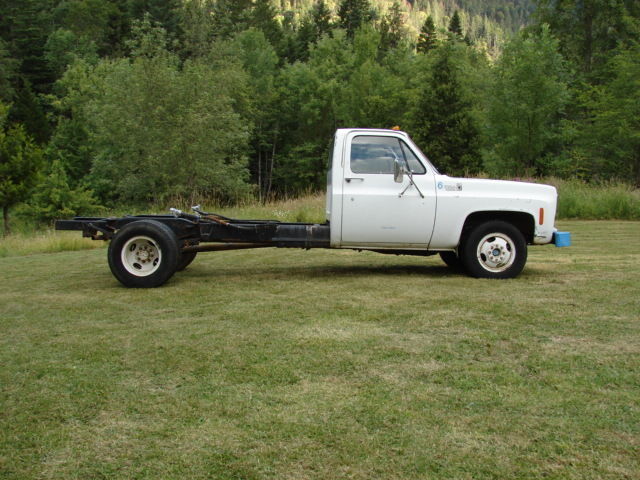 1975 Chevy 1 Ton Chevrolet Pickup Truck, K30 Dually Chassis.