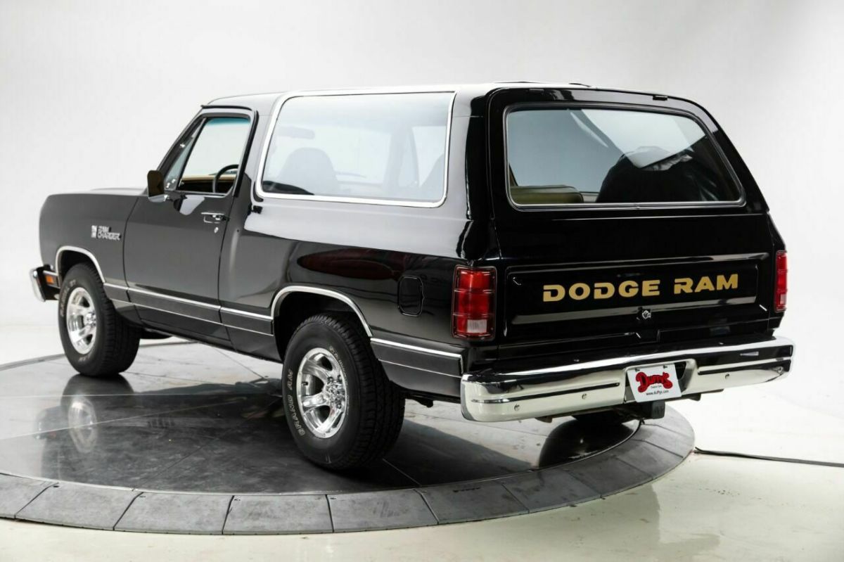 1989 Dodge Ramcharger 150 2dr SUV 5.9L V8 Automatic 3Speed SUV Black